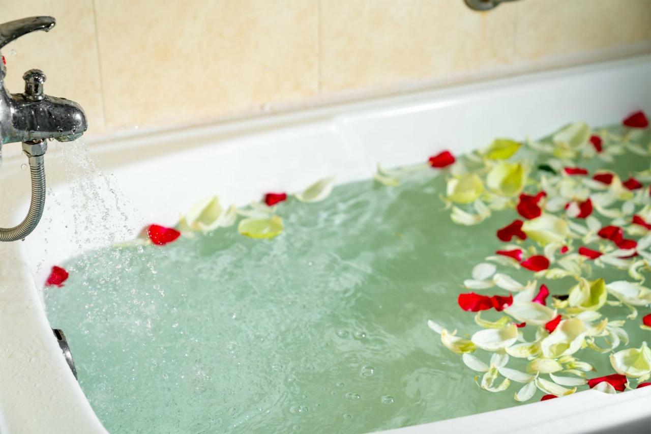 Dragon Royal Angkor Otel Siem Reap Dış mekan fotoğraf