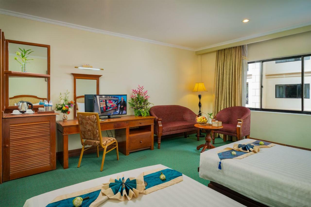 Dragon Royal Angkor Otel Siem Reap Dış mekan fotoğraf