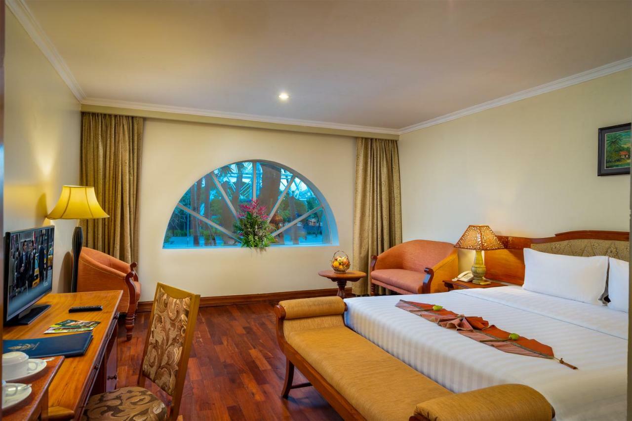 Dragon Royal Angkor Otel Siem Reap Dış mekan fotoğraf