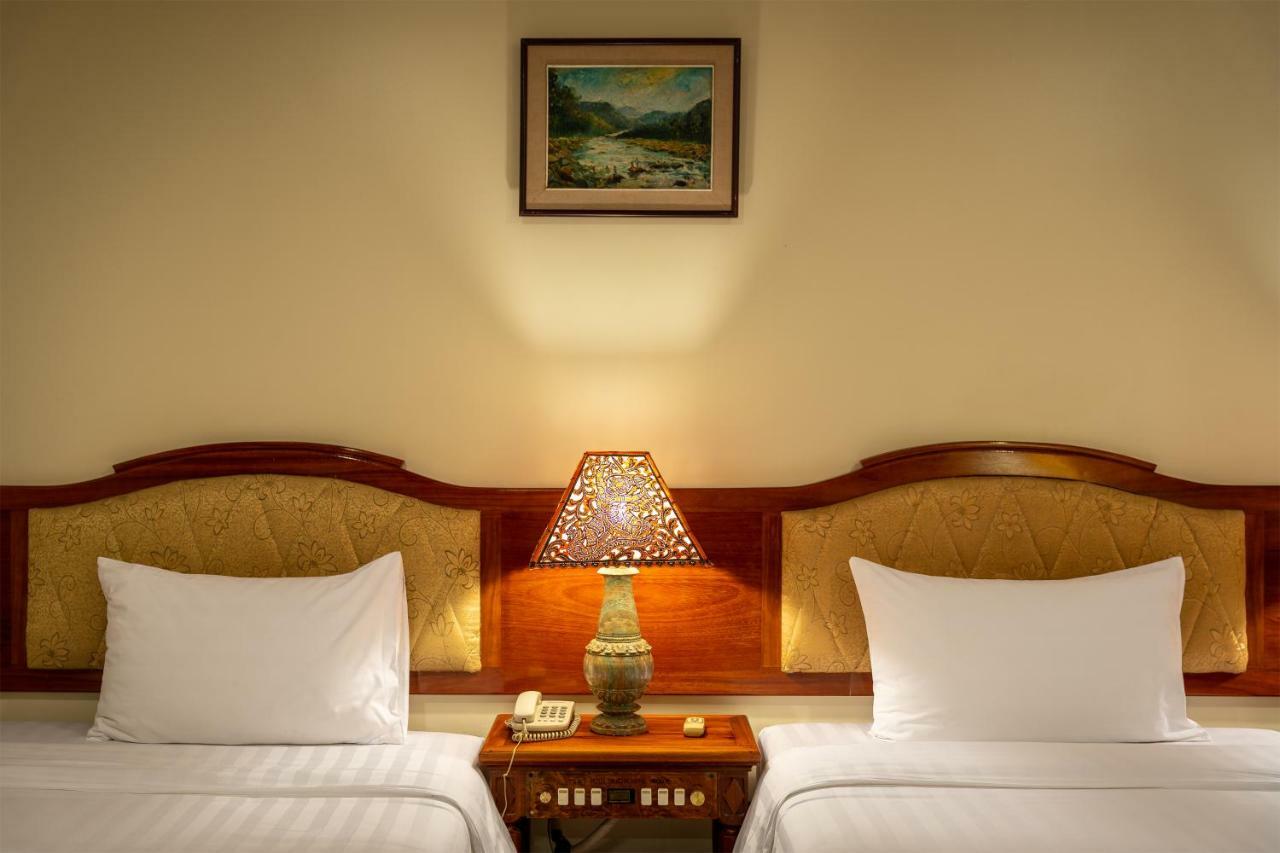 Dragon Royal Angkor Otel Siem Reap Dış mekan fotoğraf