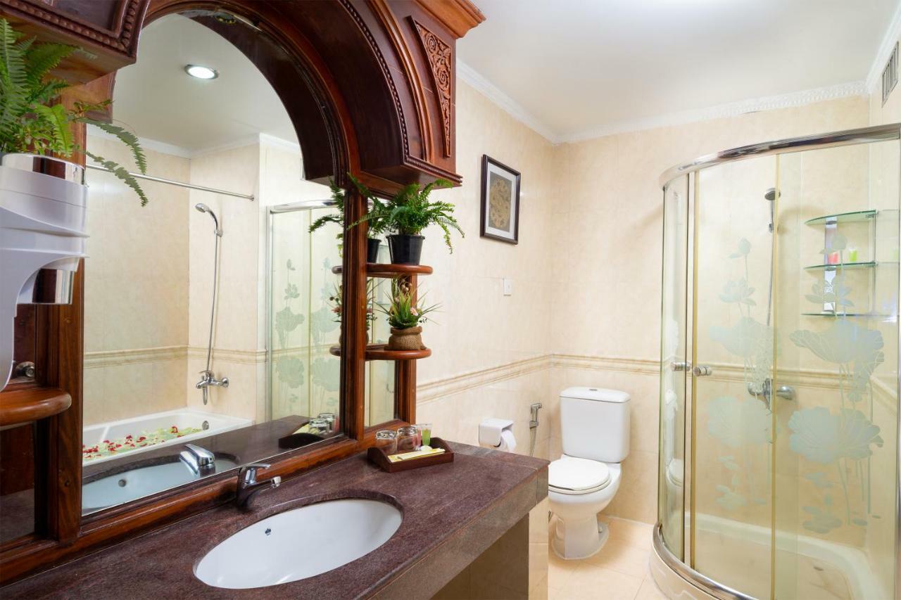 Dragon Royal Angkor Otel Siem Reap Dış mekan fotoğraf
